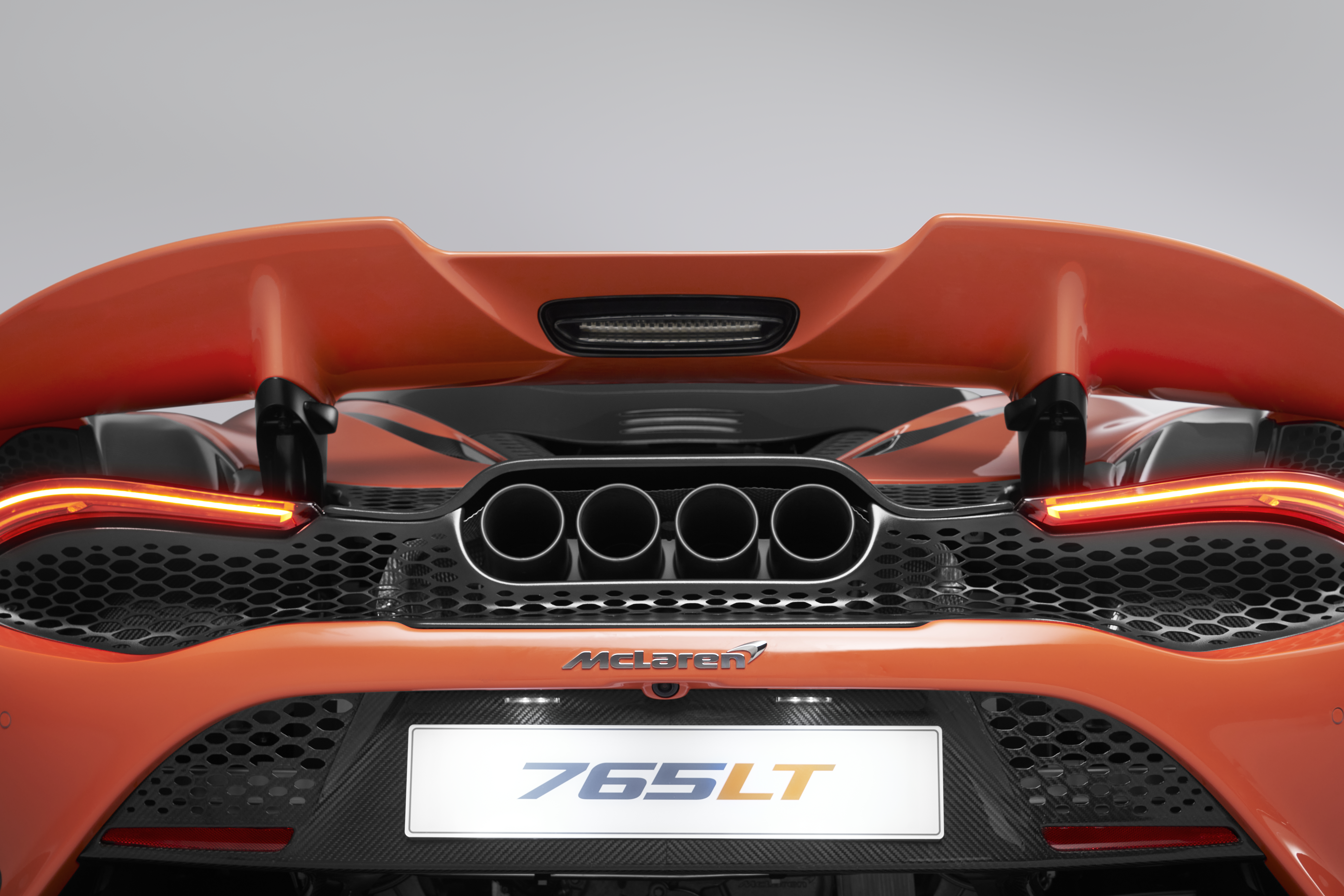 Large-11840-McLaren-765LT