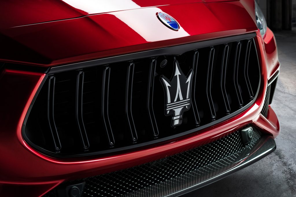 16754-MaseratiGhibliTrofeo